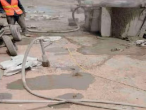 黔西水泥混凝土路面板底注浆技术 路面脱空注浆整治方案